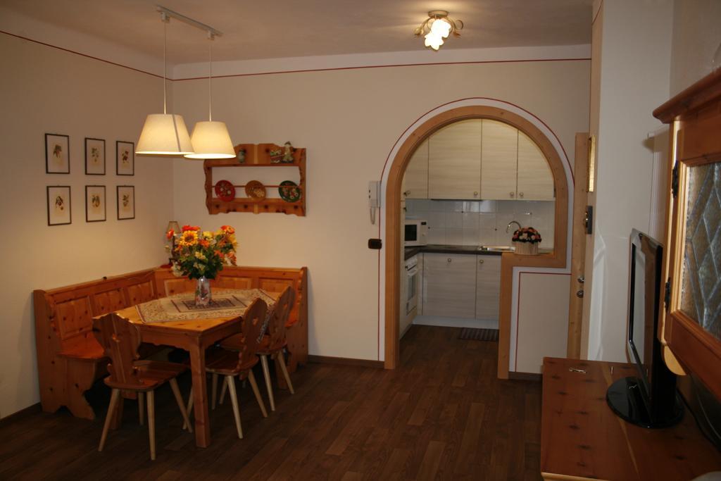 Ferienwohnung Casa Basilio Predazzo Zimmer foto